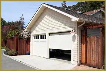 Metro Garage Doors Hicksville, NY 516-881-2953 - serv-sid-res-gdr-19m